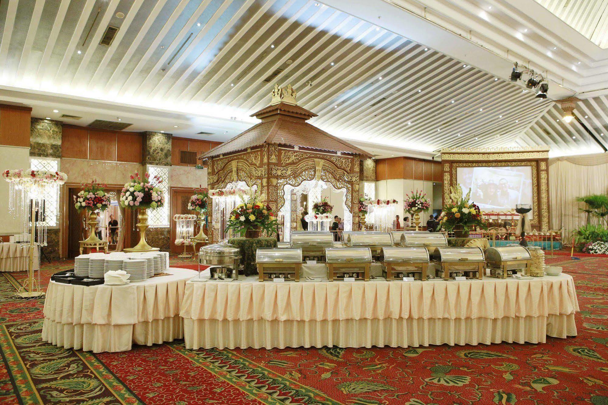 Grand Sahid Jaya Cbd Hotell Jakarta Exteriör bild